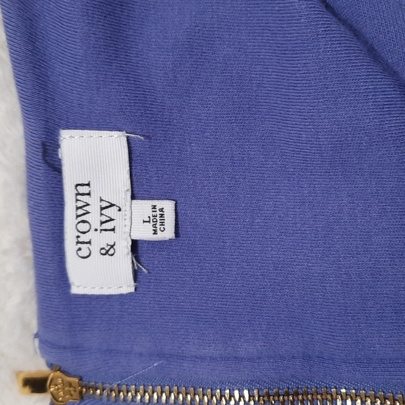 Crown & Ivy Top - Picture 10 of 11